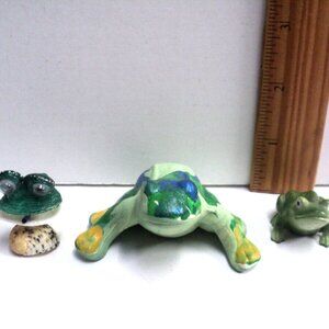 Lot of 3 Small Frogs, Camo, Shell & Resin GeoCentral Green Figurines Collectible